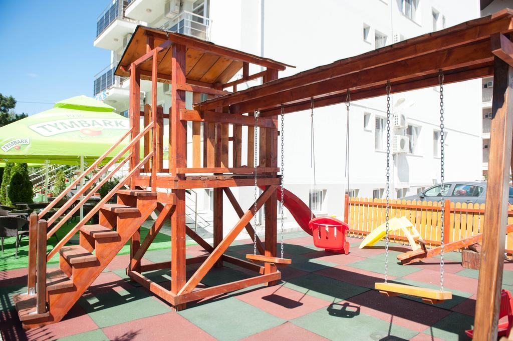 Hotel Clas เอโฟริเอนอร์ด ภายนอก รูปภาพ