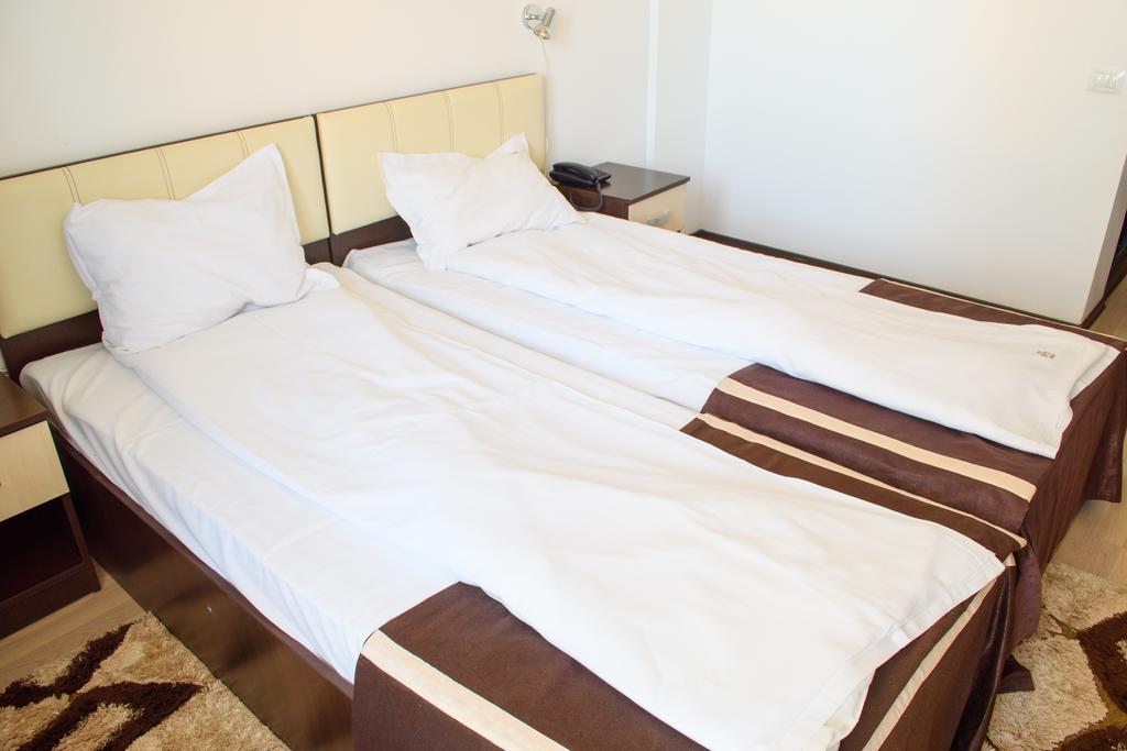 Hotel Clas เอโฟริเอนอร์ด ภายนอก รูปภาพ