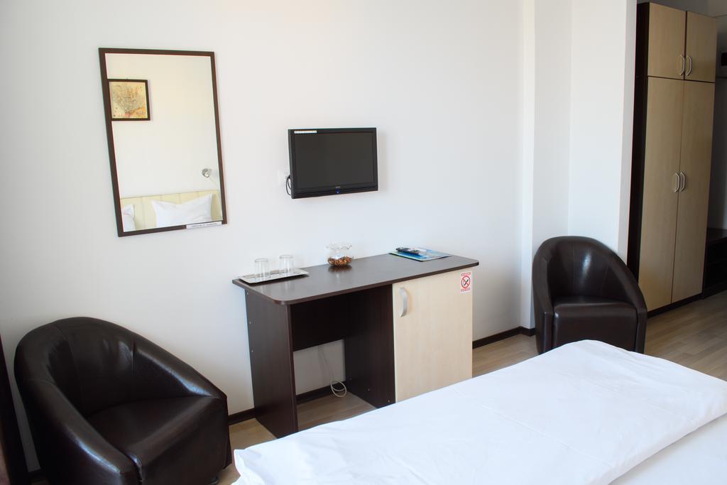 Hotel Clas เอโฟริเอนอร์ด ภายนอก รูปภาพ