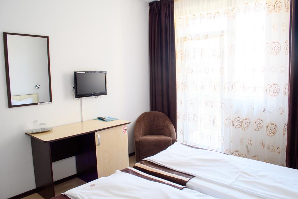 Hotel Clas เอโฟริเอนอร์ด ภายนอก รูปภาพ