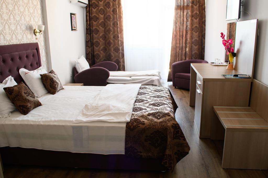Hotel Clas เอโฟริเอนอร์ด ภายนอก รูปภาพ