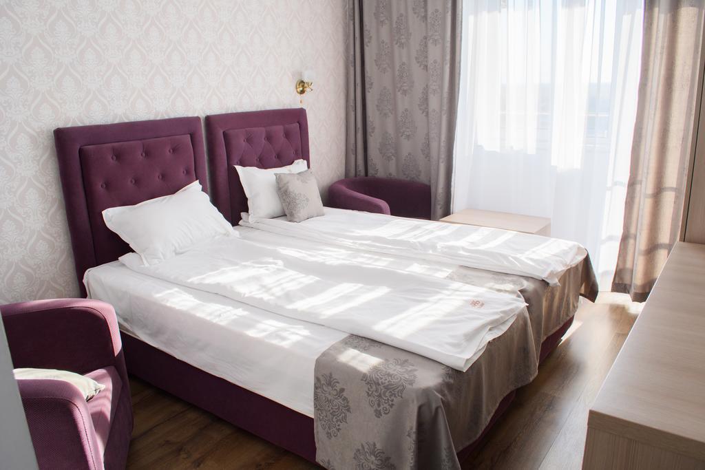 Hotel Clas เอโฟริเอนอร์ด ภายนอก รูปภาพ